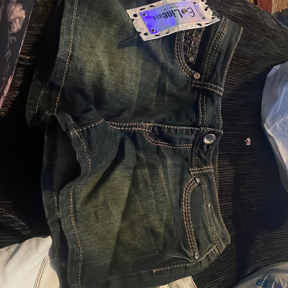 Jean shorts with gemstones